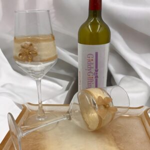 ribbons and bows wine set